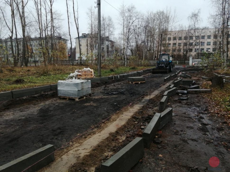 Начался ремонт проезда у женской консультации в Северодвинске 